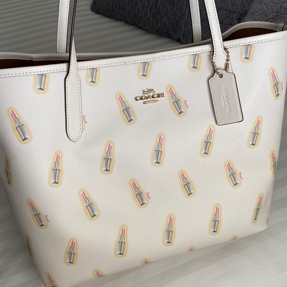 Coach Handbags - Coach tote bag